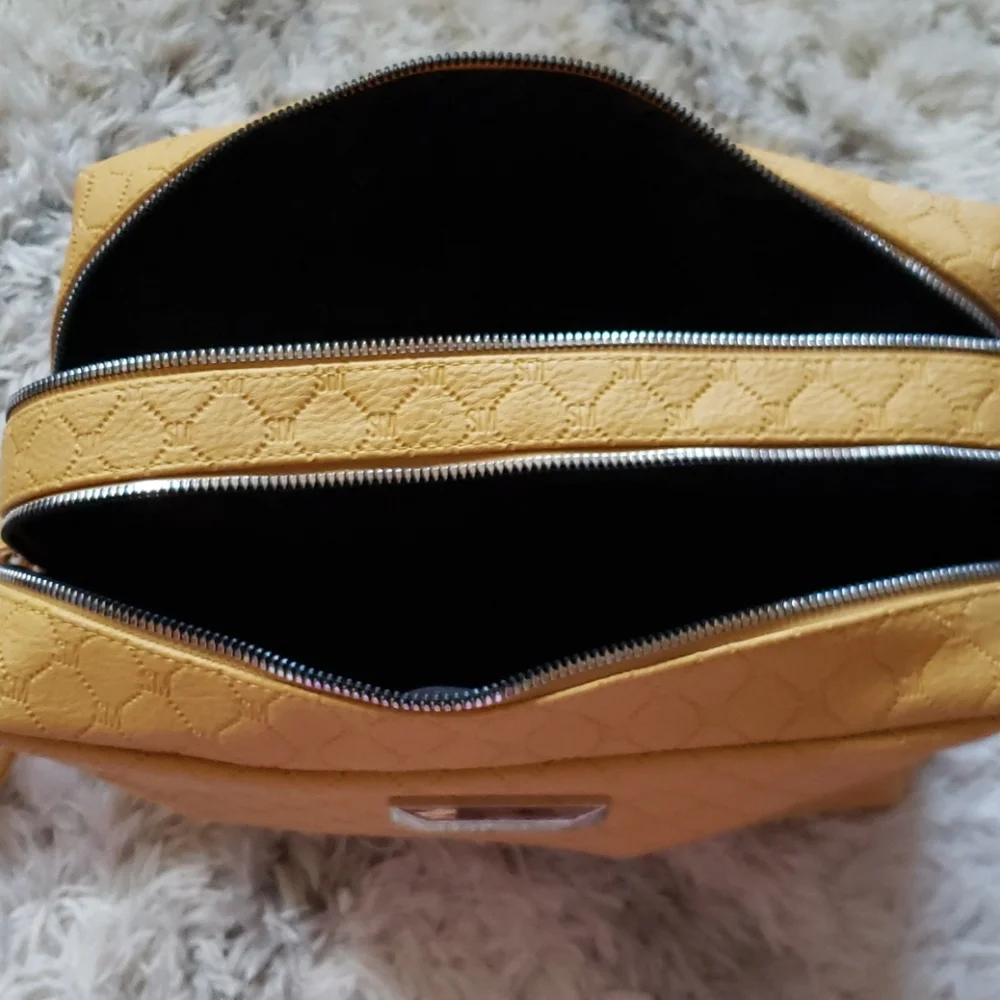 Steve Madden Large Double Zip Cosmetic Case Bag NWT